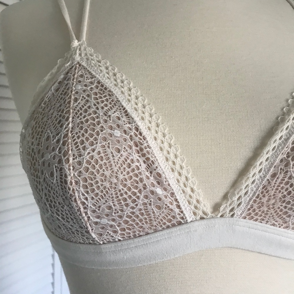 Victoria’s Secret white lace bralette - Picture 4 of 7